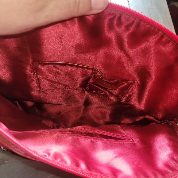 ❤️XOXO Bold Red and Pink Logo Satchel - Picture 5 of 8